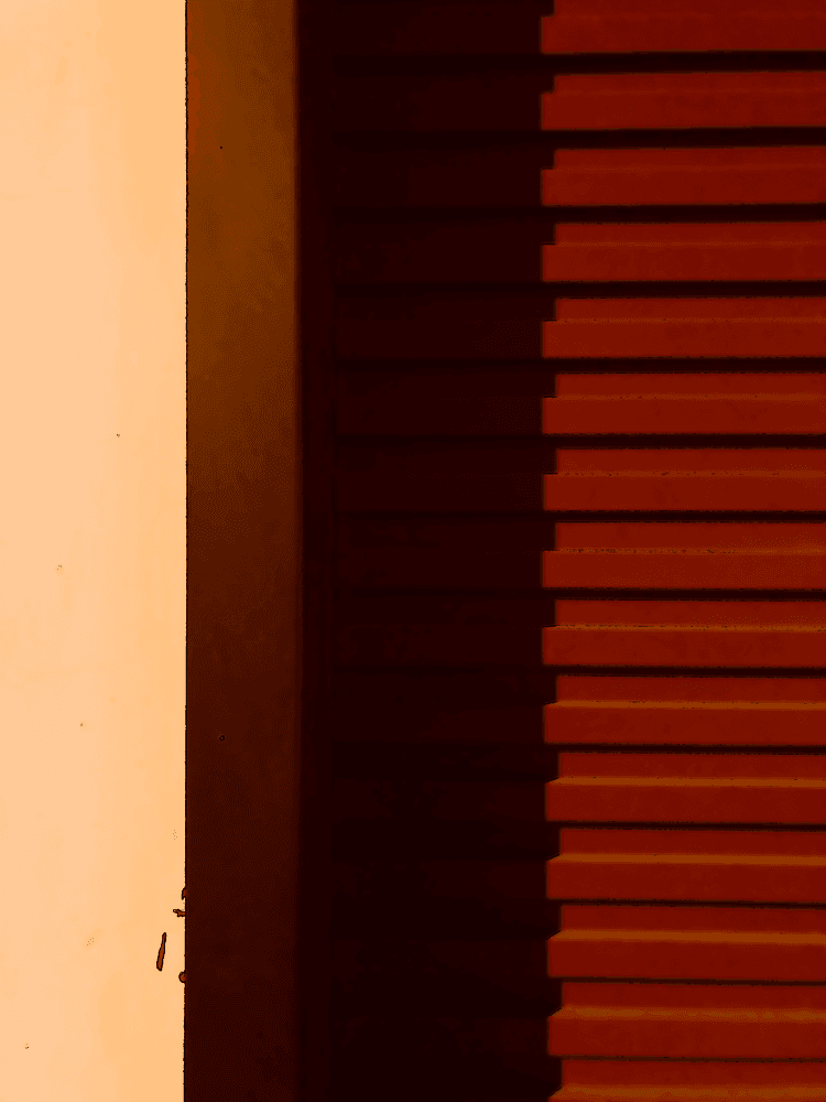 Moins tu contrôles, plus tu t’attaches à l’extérieur